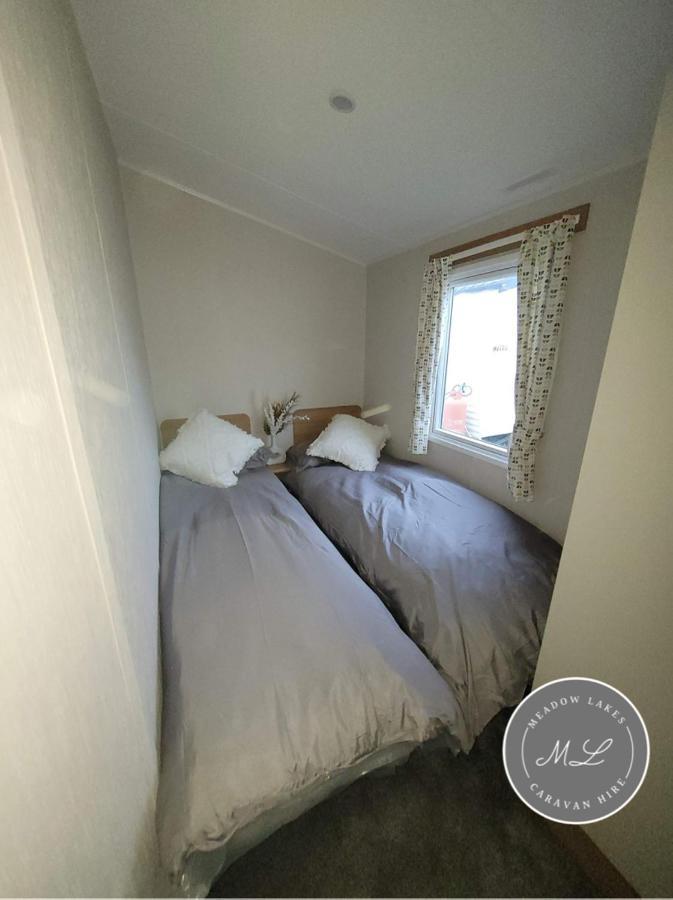 Palm Grove 181- Golden Palm - Pet Friendly, Wifi, Central Heating, Bed Linen - Meadow Lakes Caravan & Lodge Hire شابيل سانت ليوناردز المظهر الخارجي الصورة