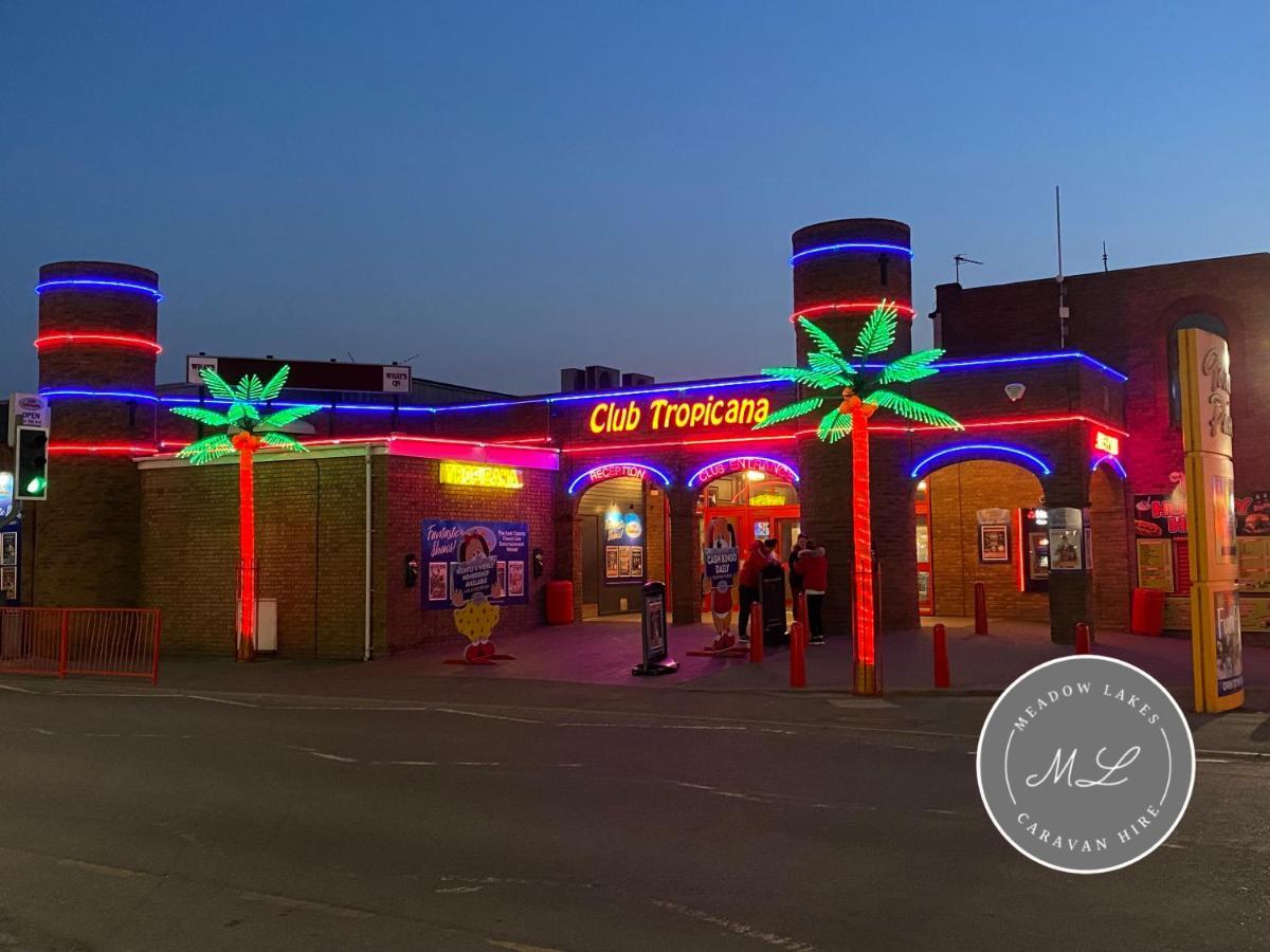 Palm Grove 181- Golden Palm - Pet Friendly, Wifi, Central Heating, Bed Linen - Meadow Lakes Caravan & Lodge Hire شابيل سانت ليوناردز المظهر الخارجي الصورة